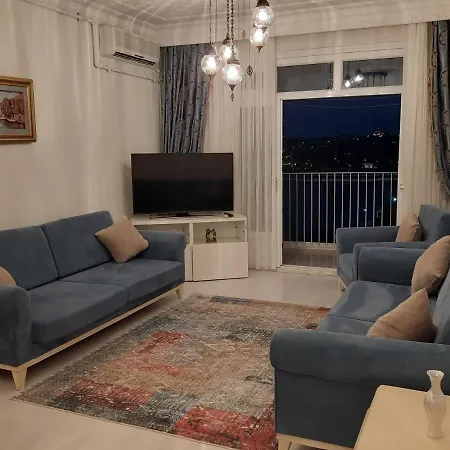 Taksimde Deniz Ve Marti Esliginde Uyanmak Istanboel