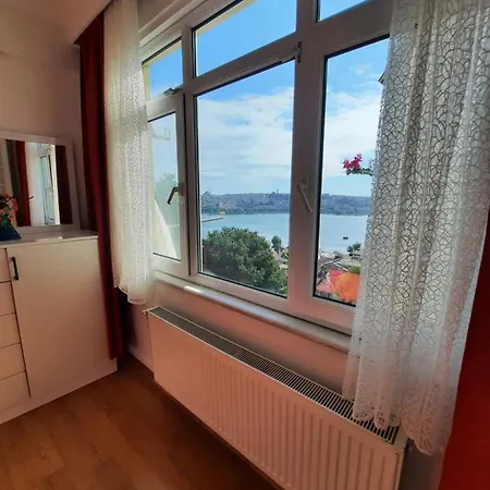 Taksimde Deniz Ve Marti Esliginde Uyanmak Appartement Istanboel